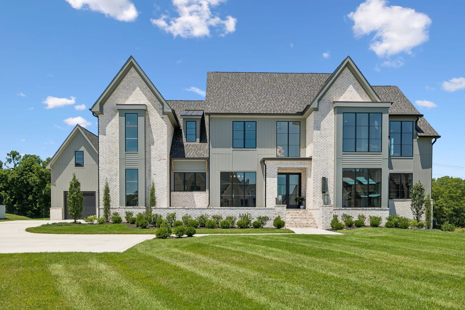 8106 Turning Point Dr — photo 2