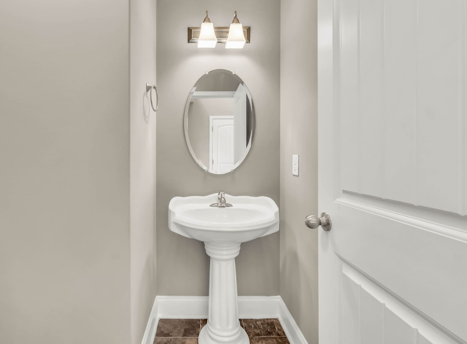 561 Medallion Cir — photo 9