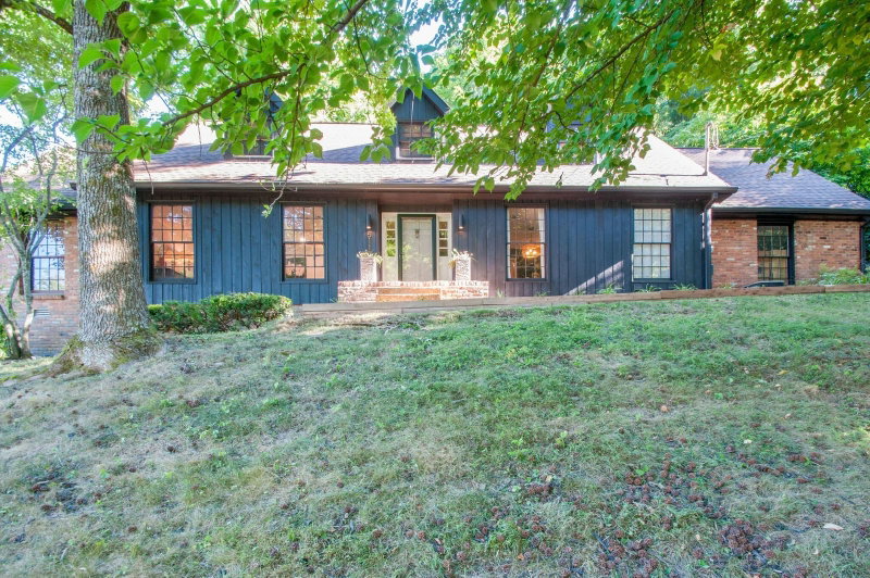5117 Dorchester Cir