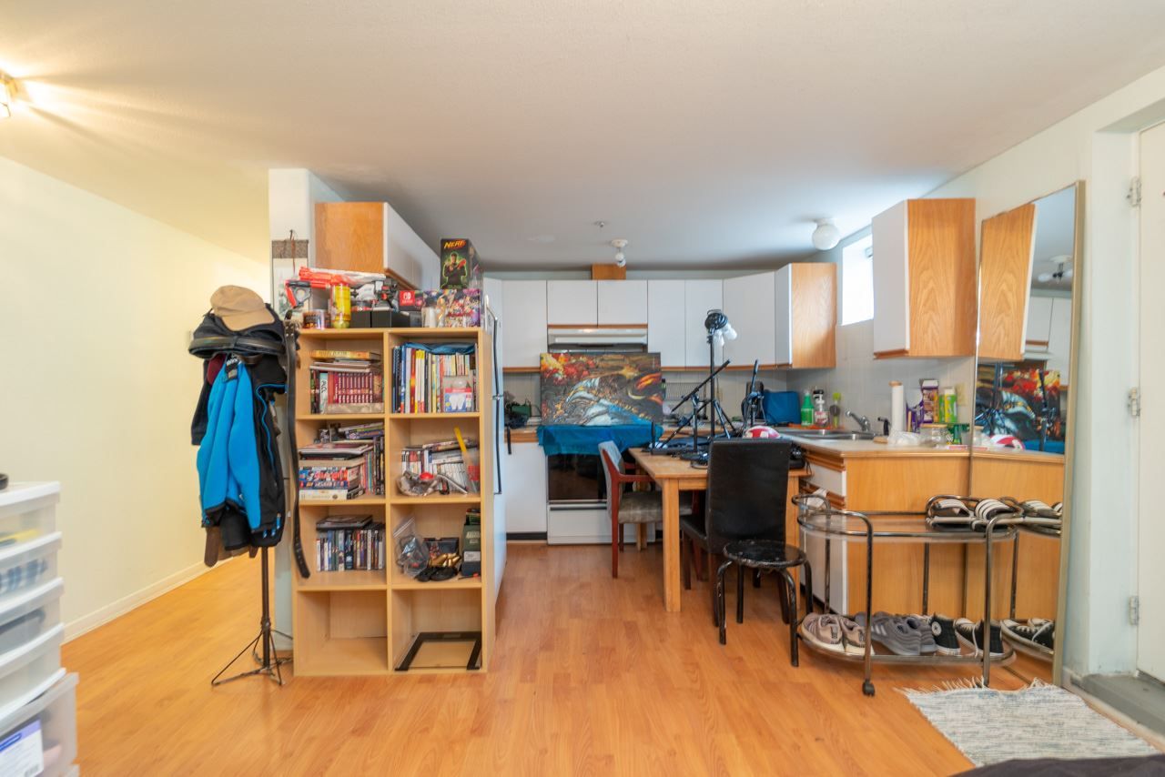 Listing Image 16