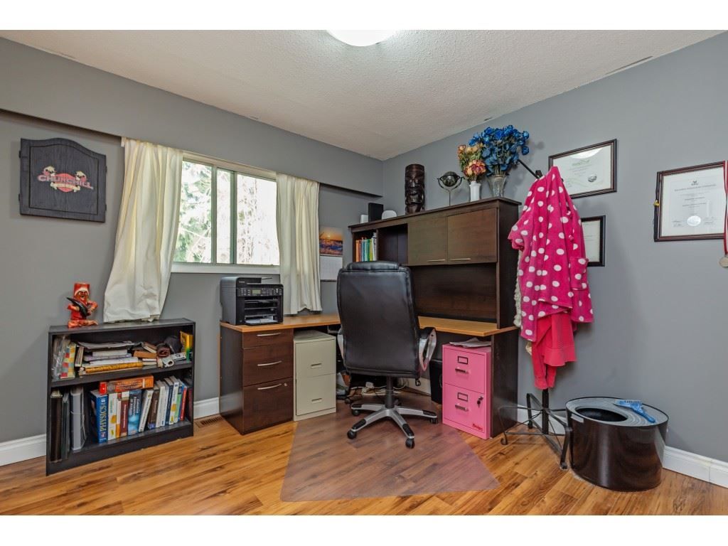 Listing Image 17