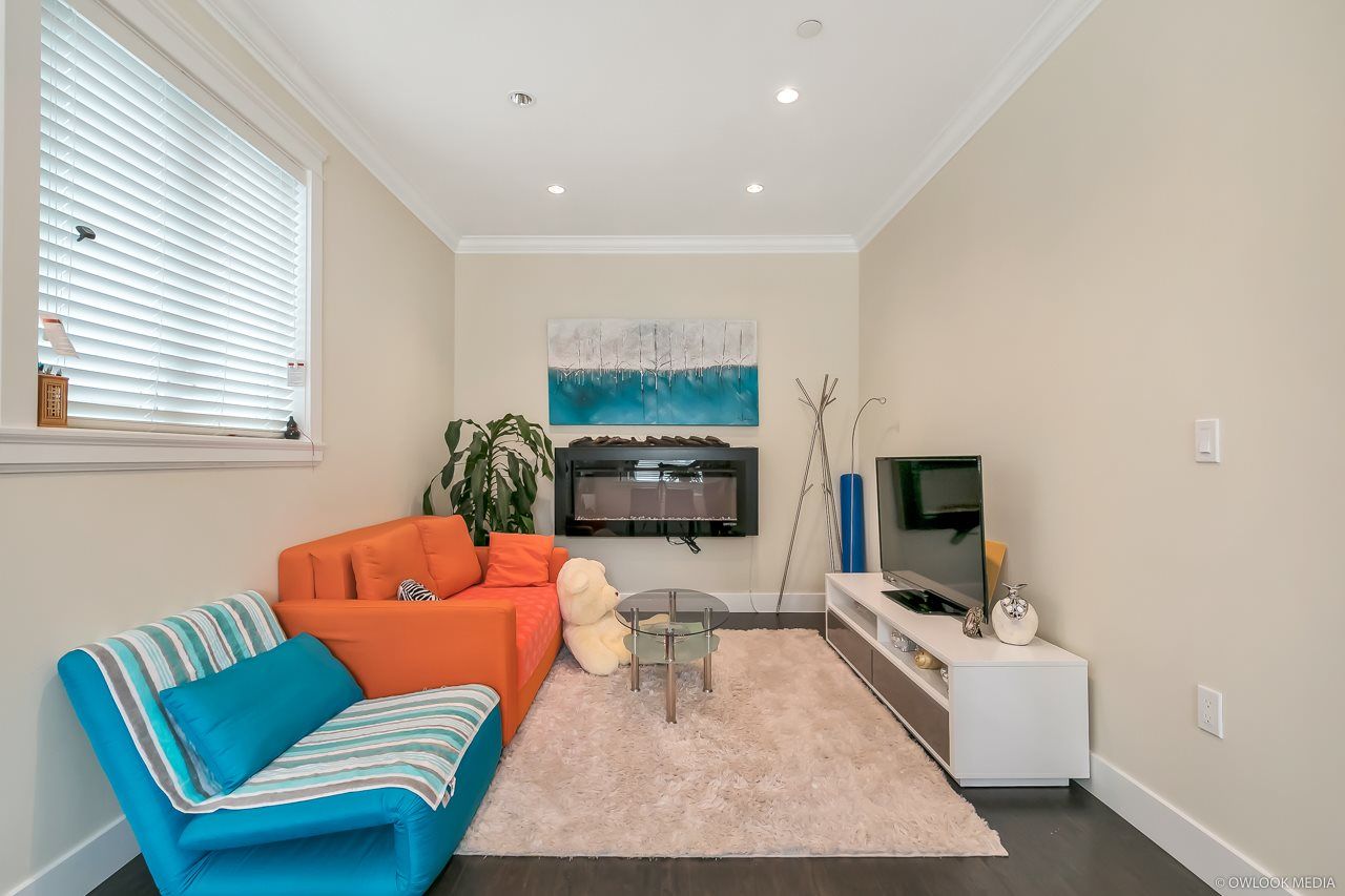 Listing Image 10