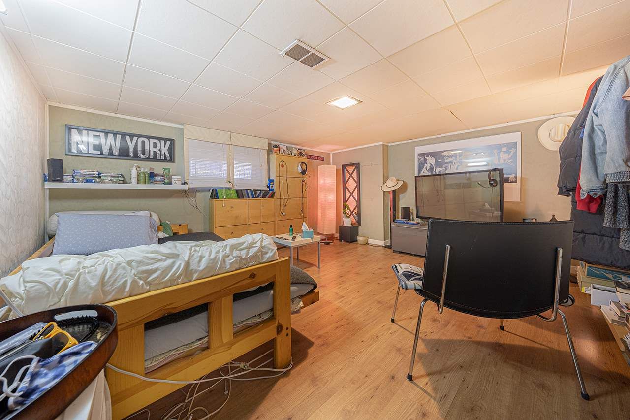 Listing Image 10