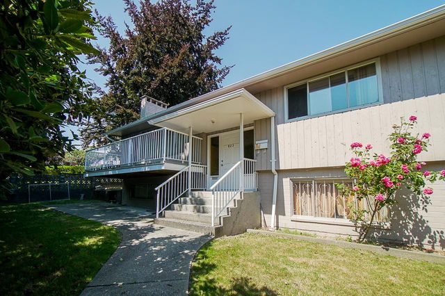 823 Sangster Place
