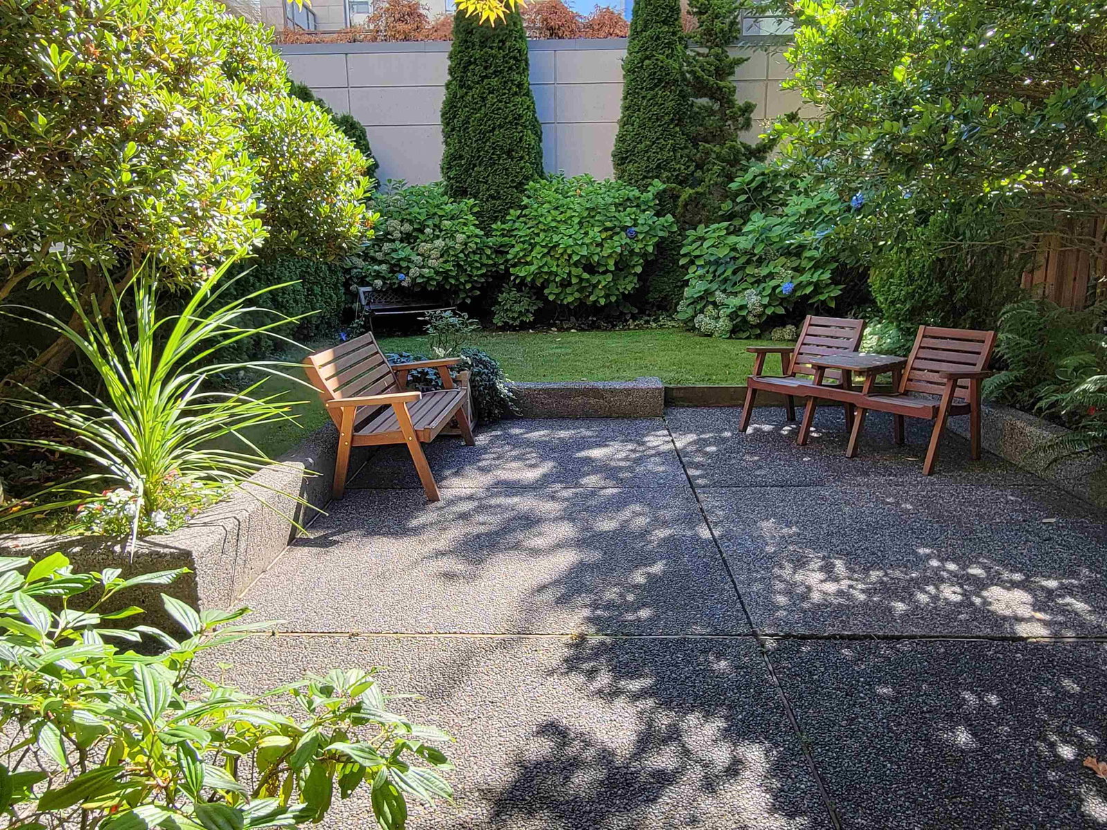 Listing Image 4