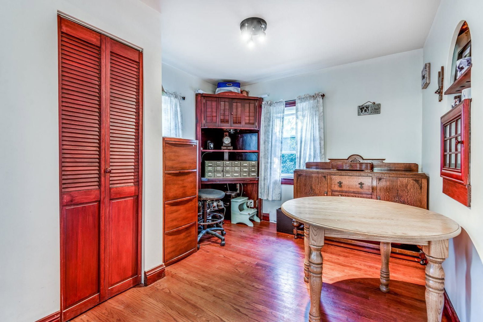 Listing Image 6