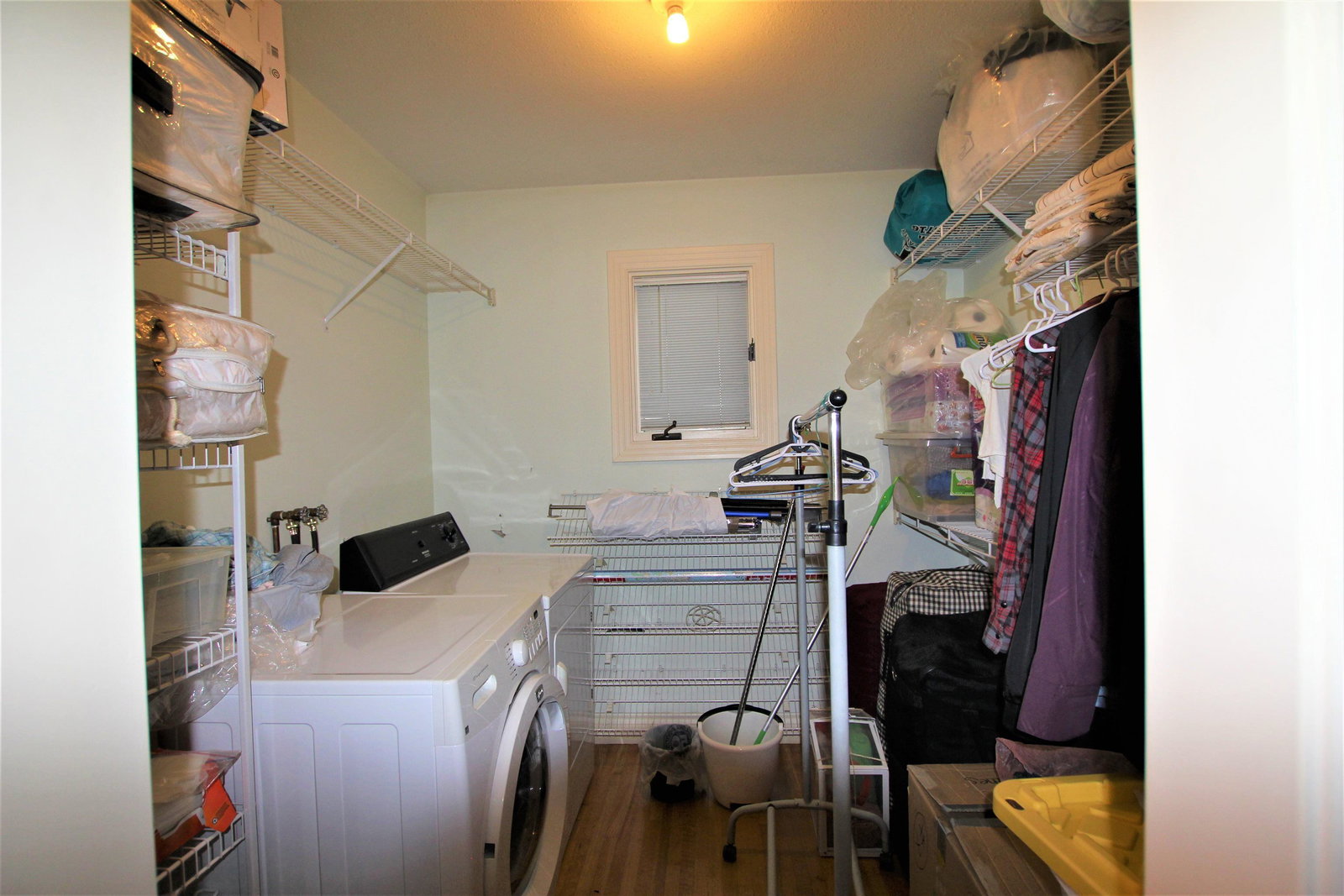 Listing Image 12