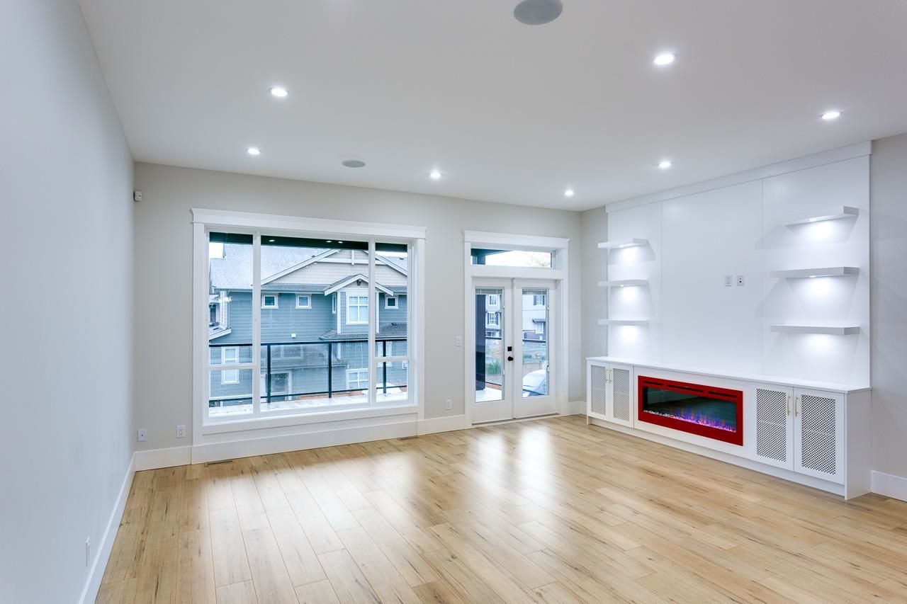 Listing Image 16