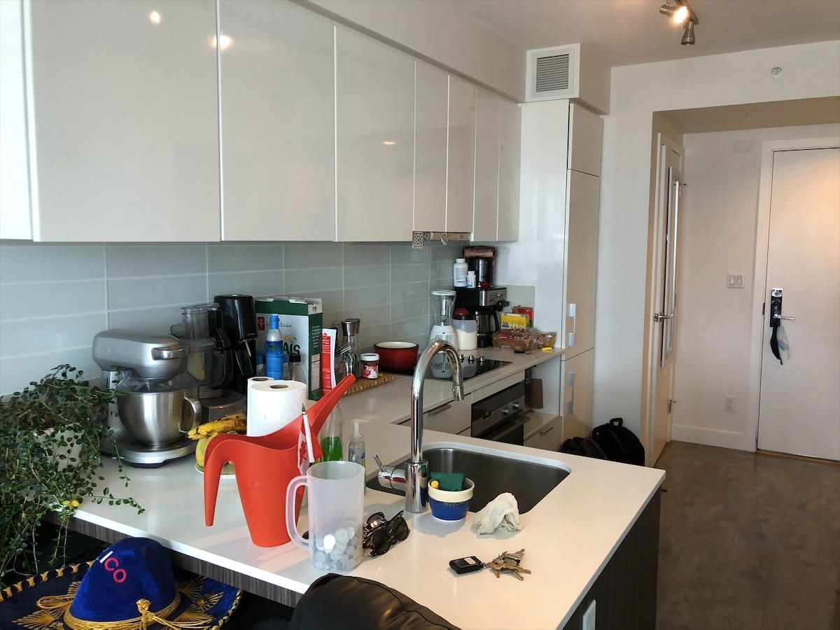 Listing Image 8