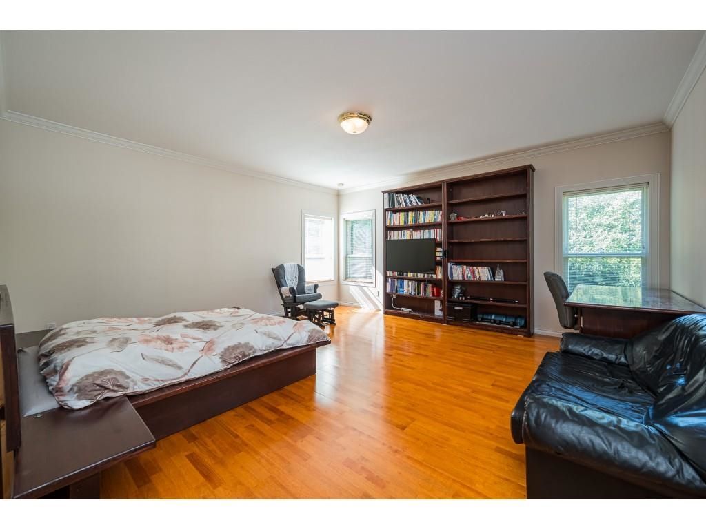 Listing Image 17