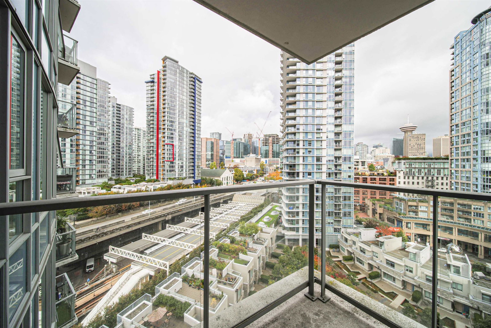 Listing Image 12