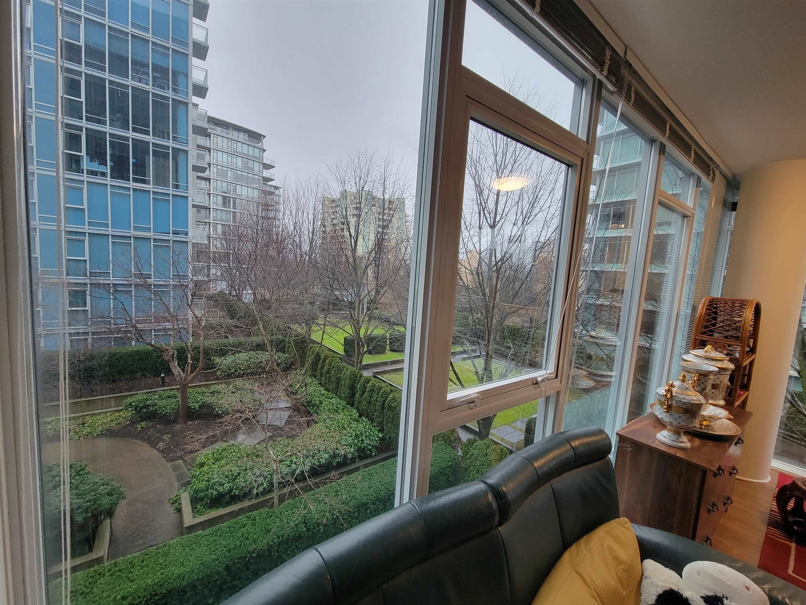 Listing Image 13