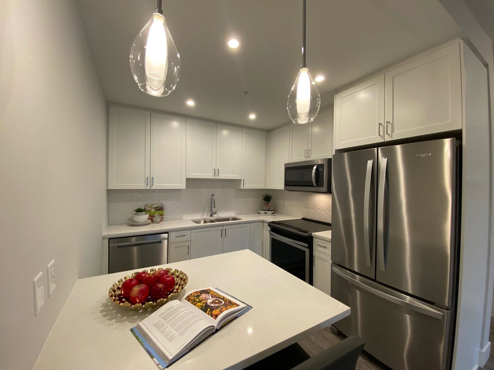 Listing Image 11