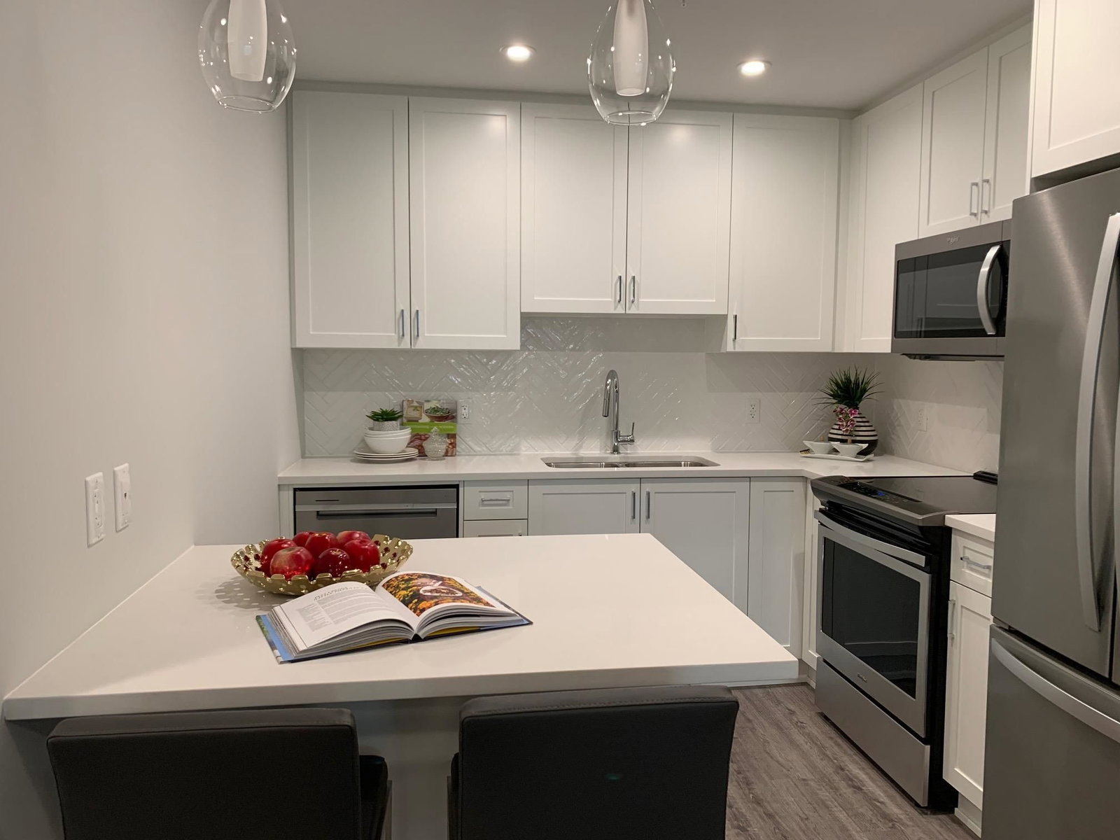 Listing Image 9
