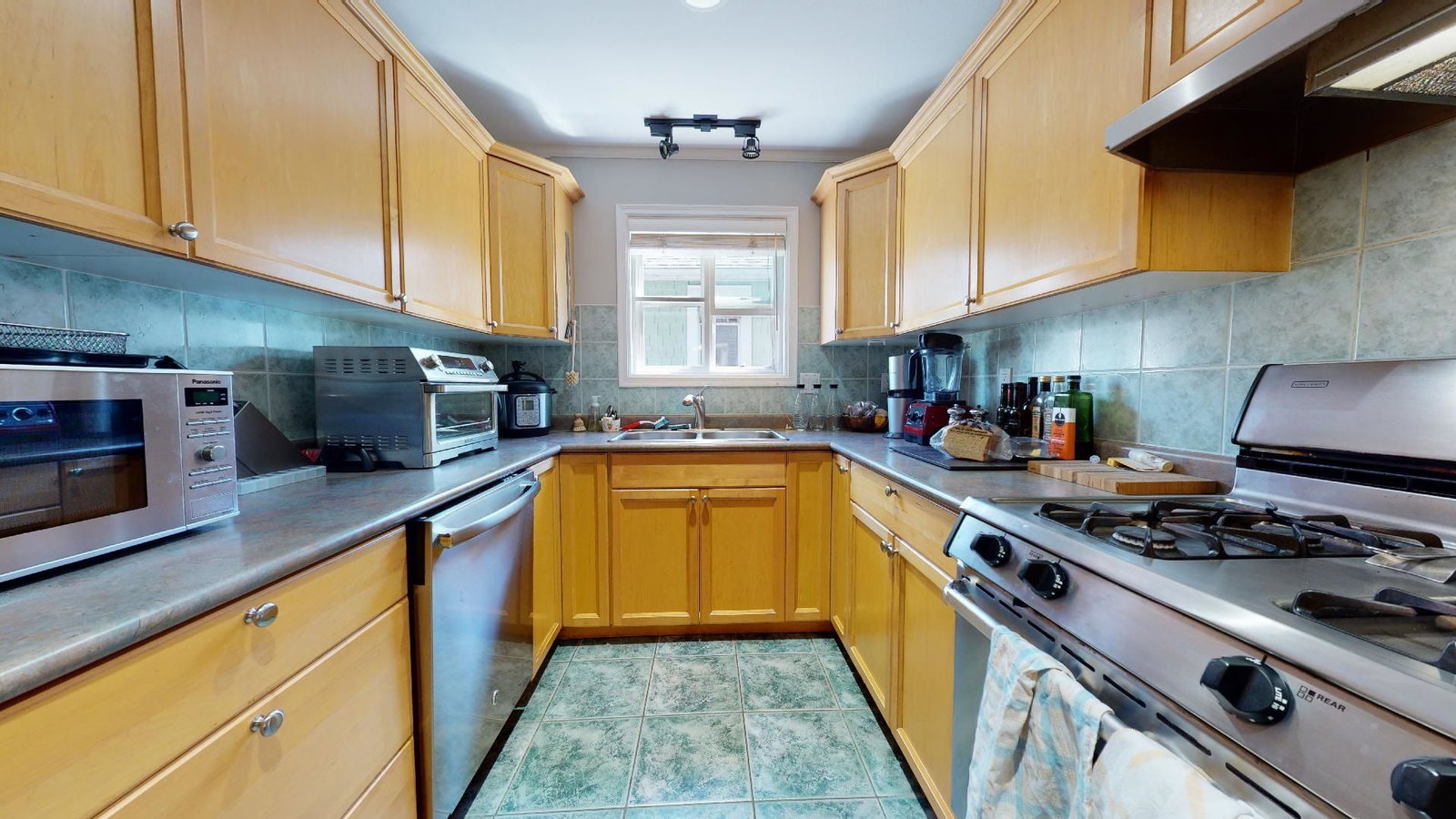 Listing Image 9