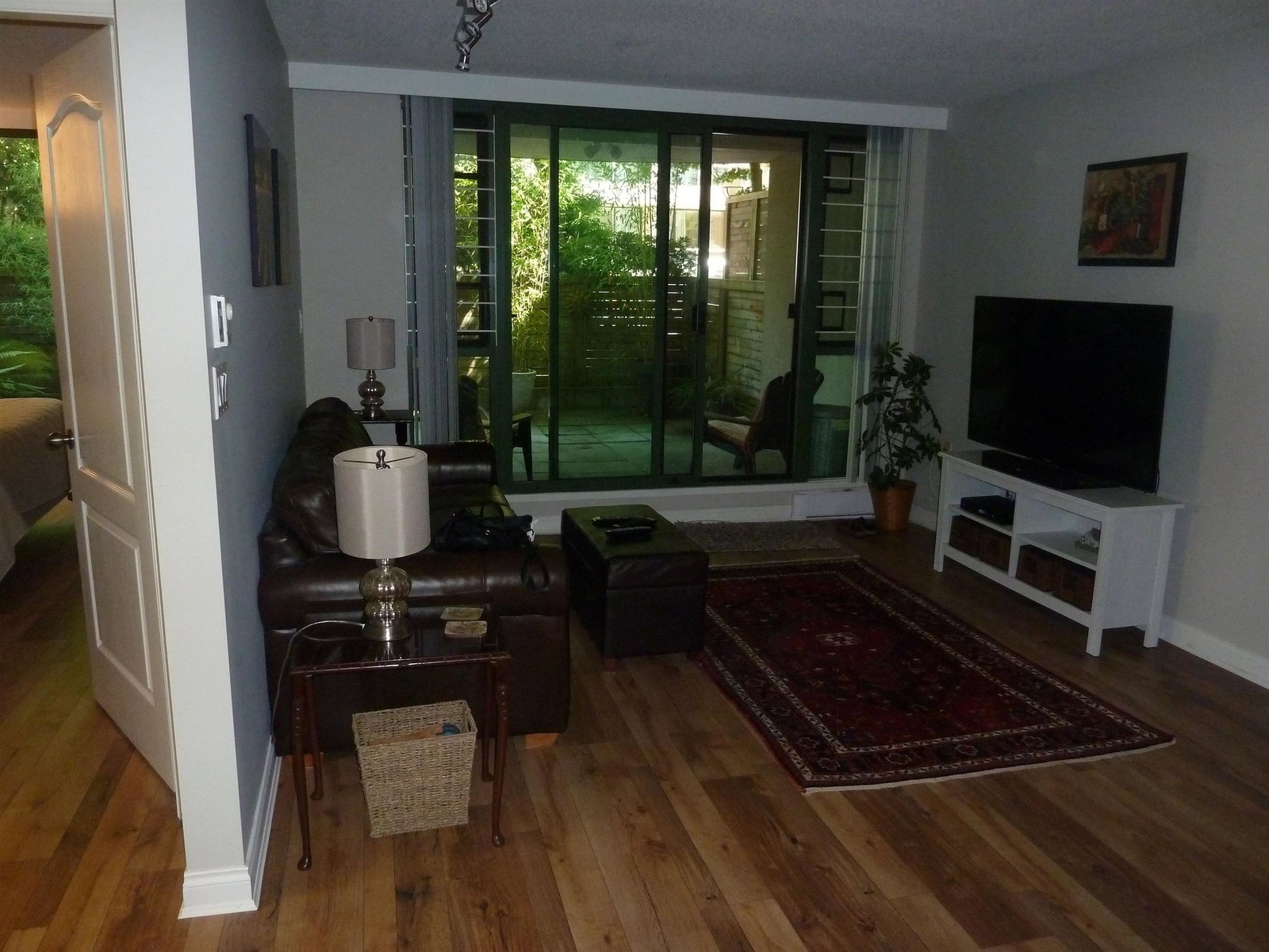 Listing Image 8