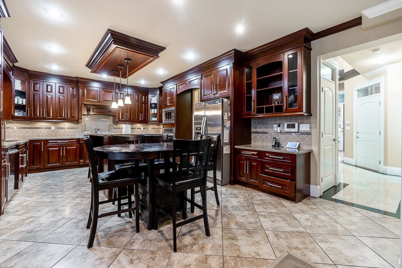 Listing Image 11