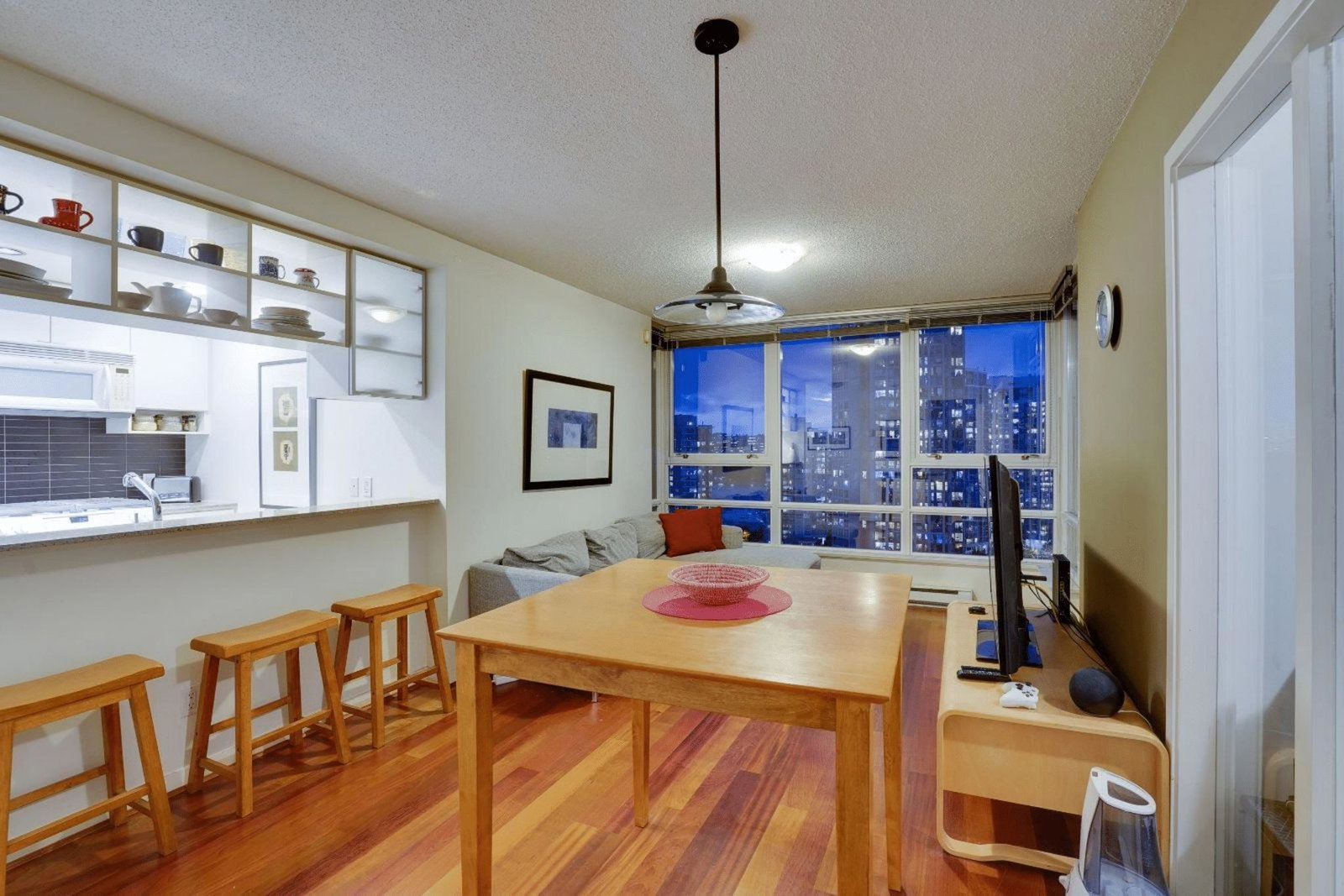 Listing Image 6