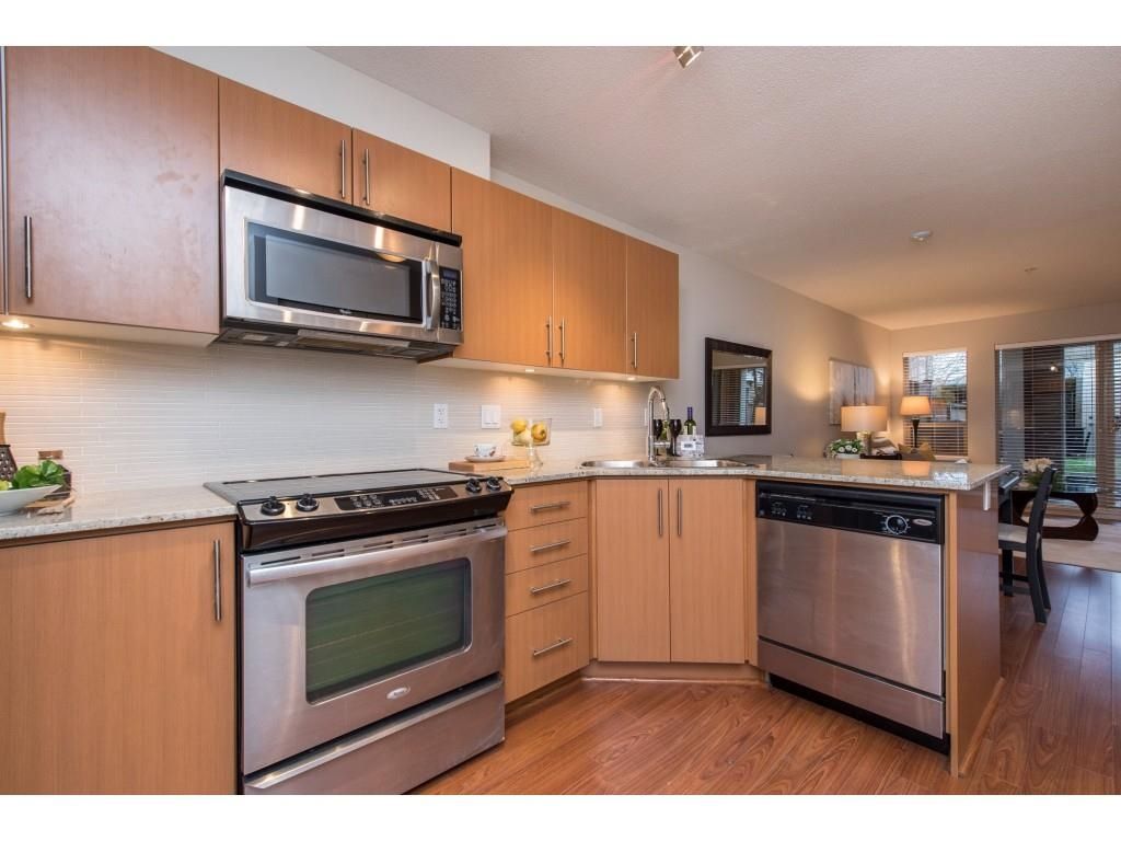 Listing Image 4