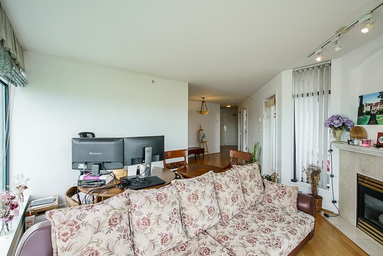 Listing Image 9
