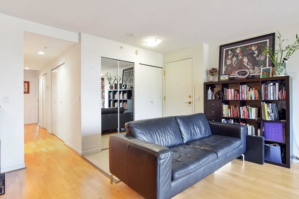 Listing Image 3