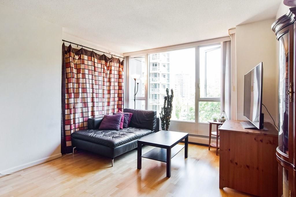 Listing Image 4