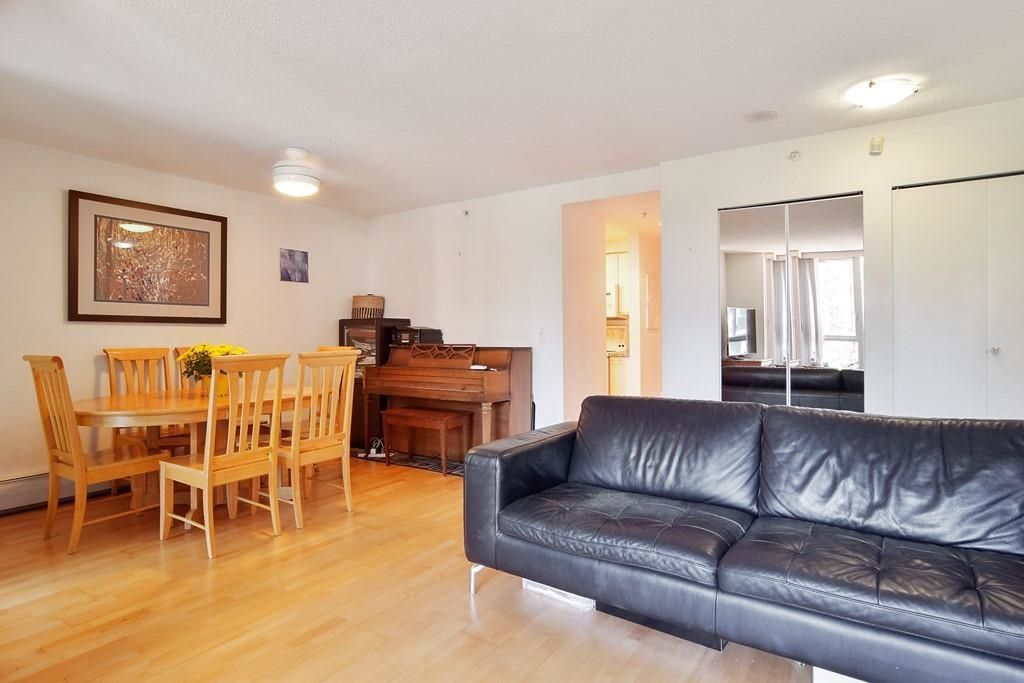 Listing Image 5