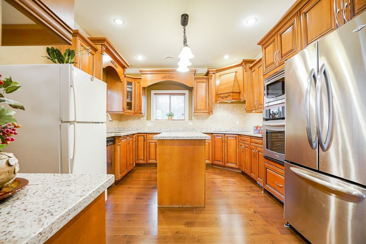 Listing Image 11