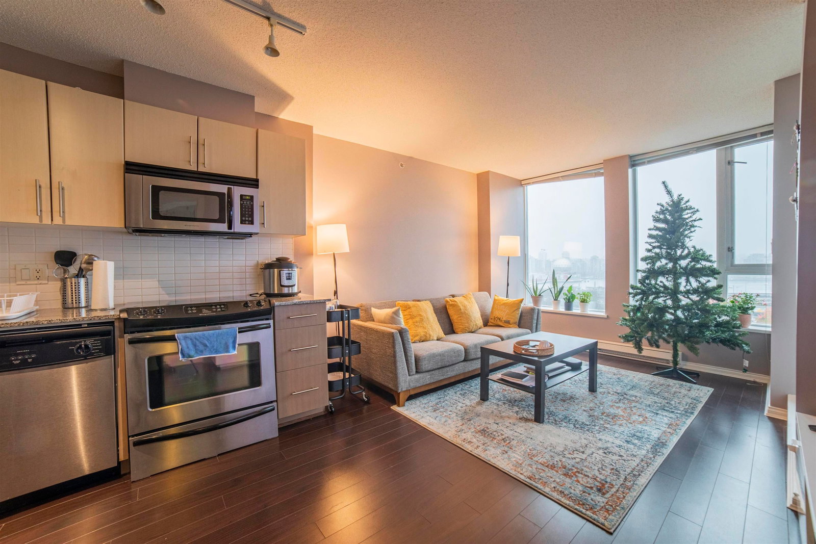 Listing Image 10