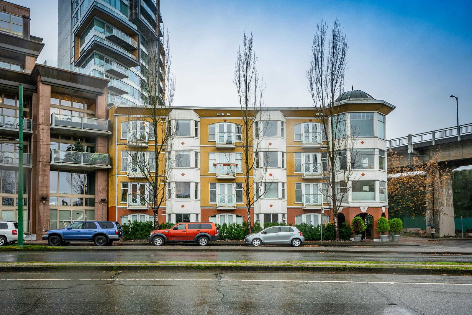 Listing Image 5