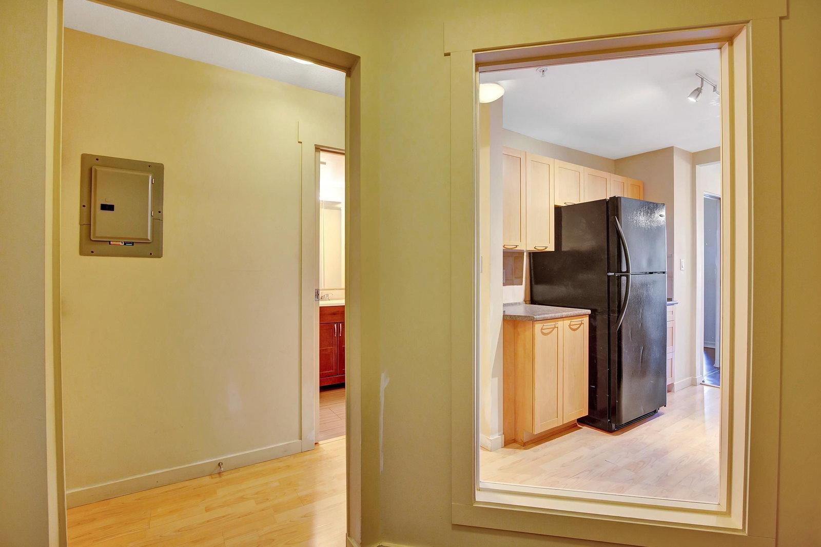 Listing Image 8