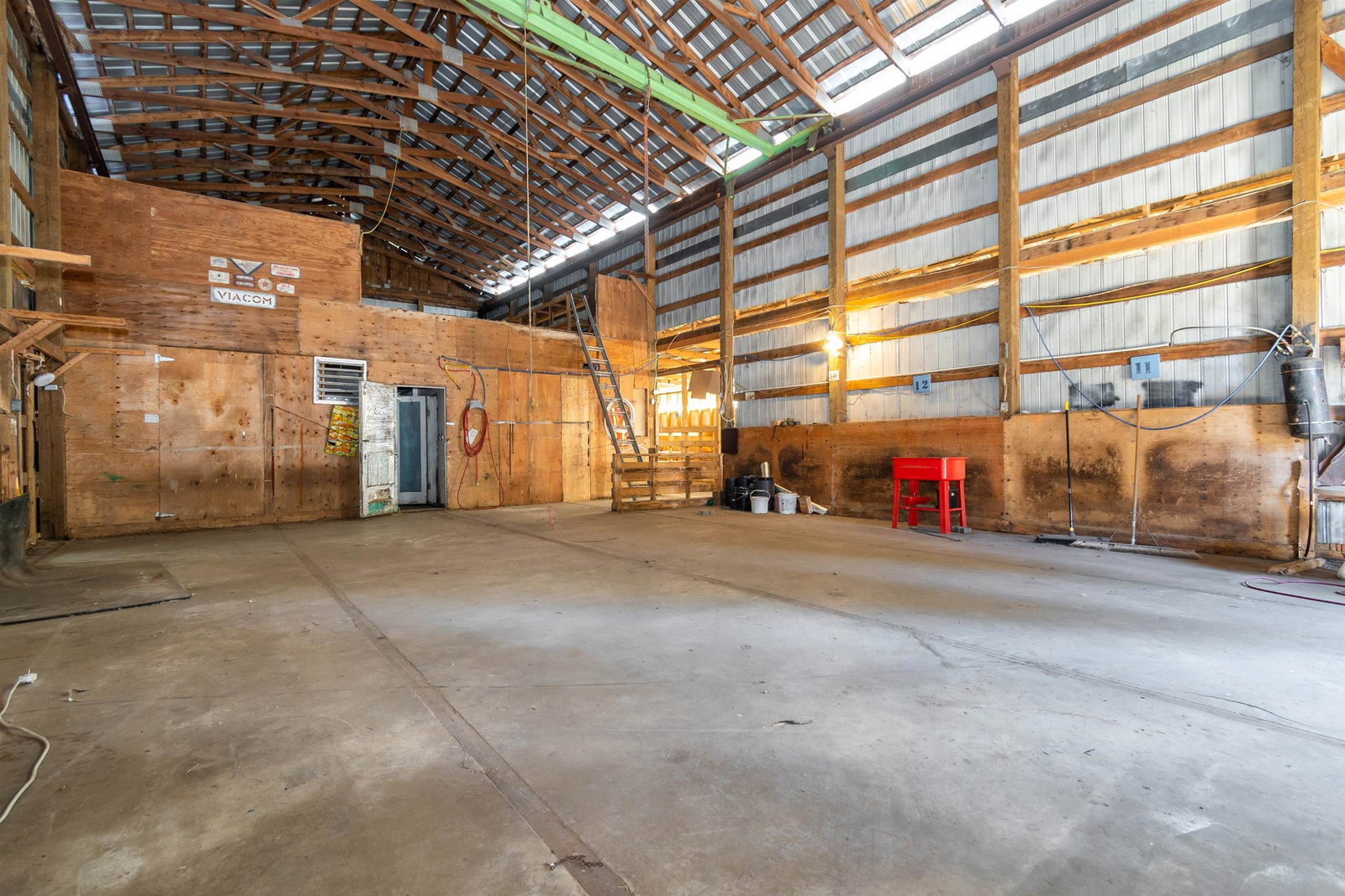 Listing Image 22