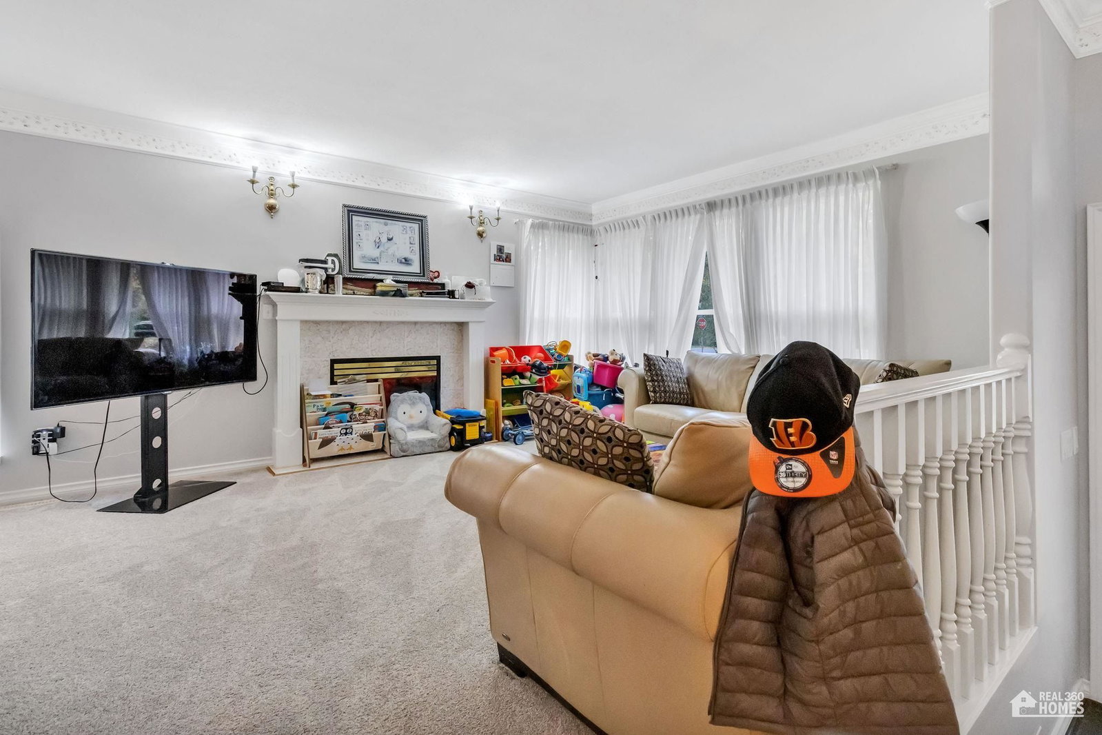 Listing Image 4