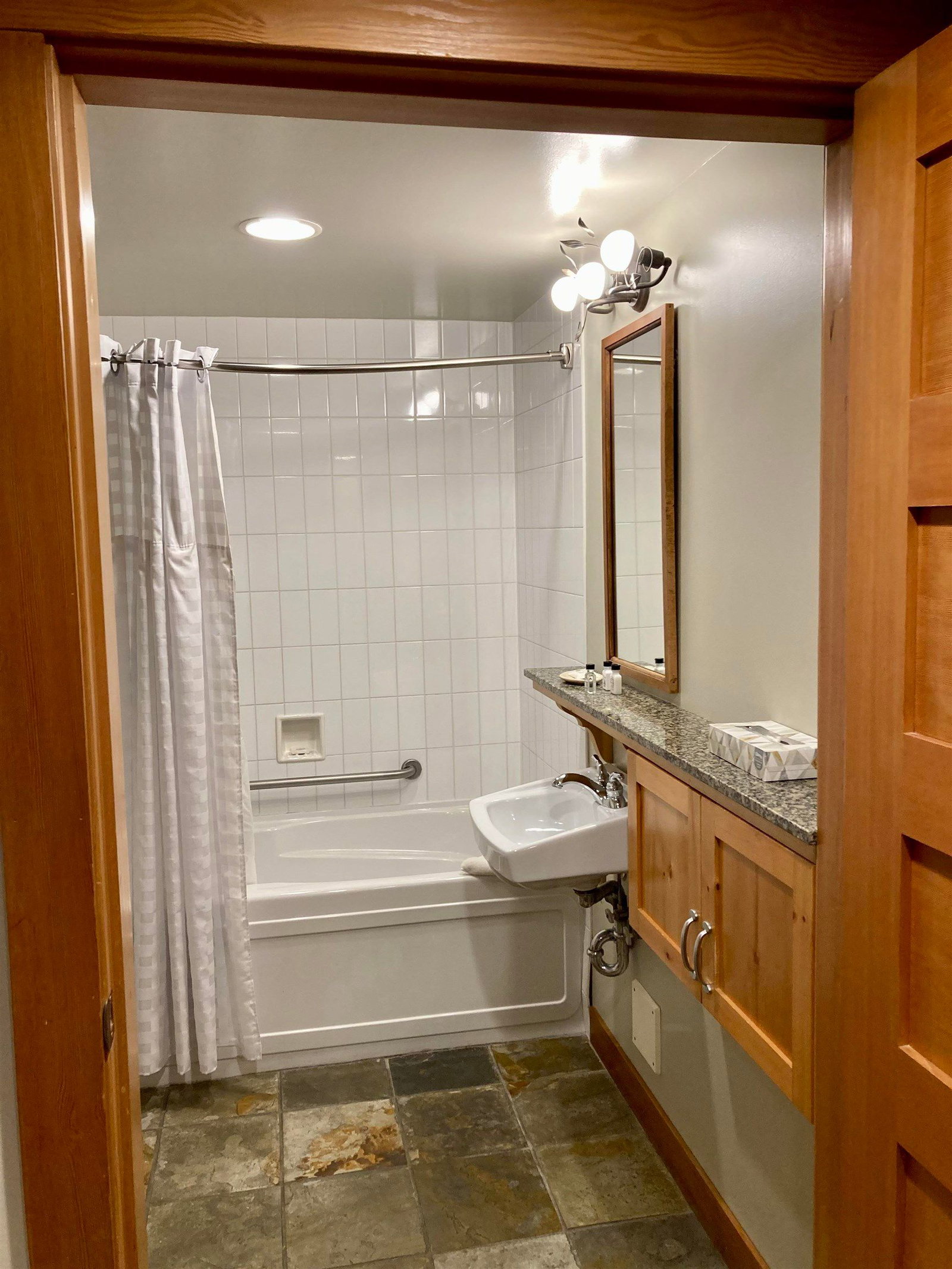 Listing Image 6