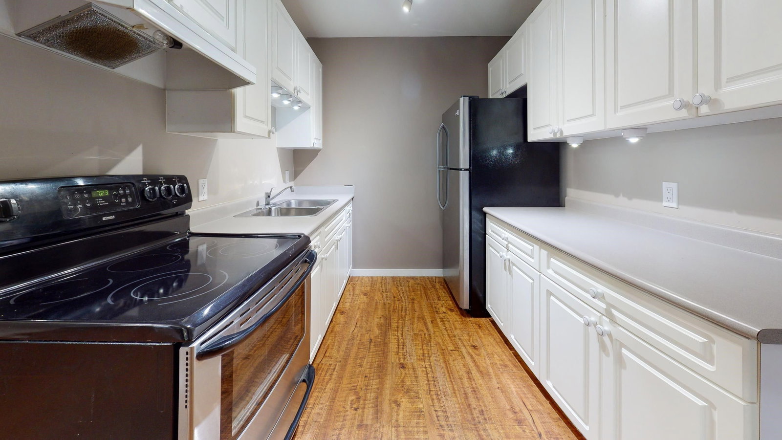 Listing Image 23