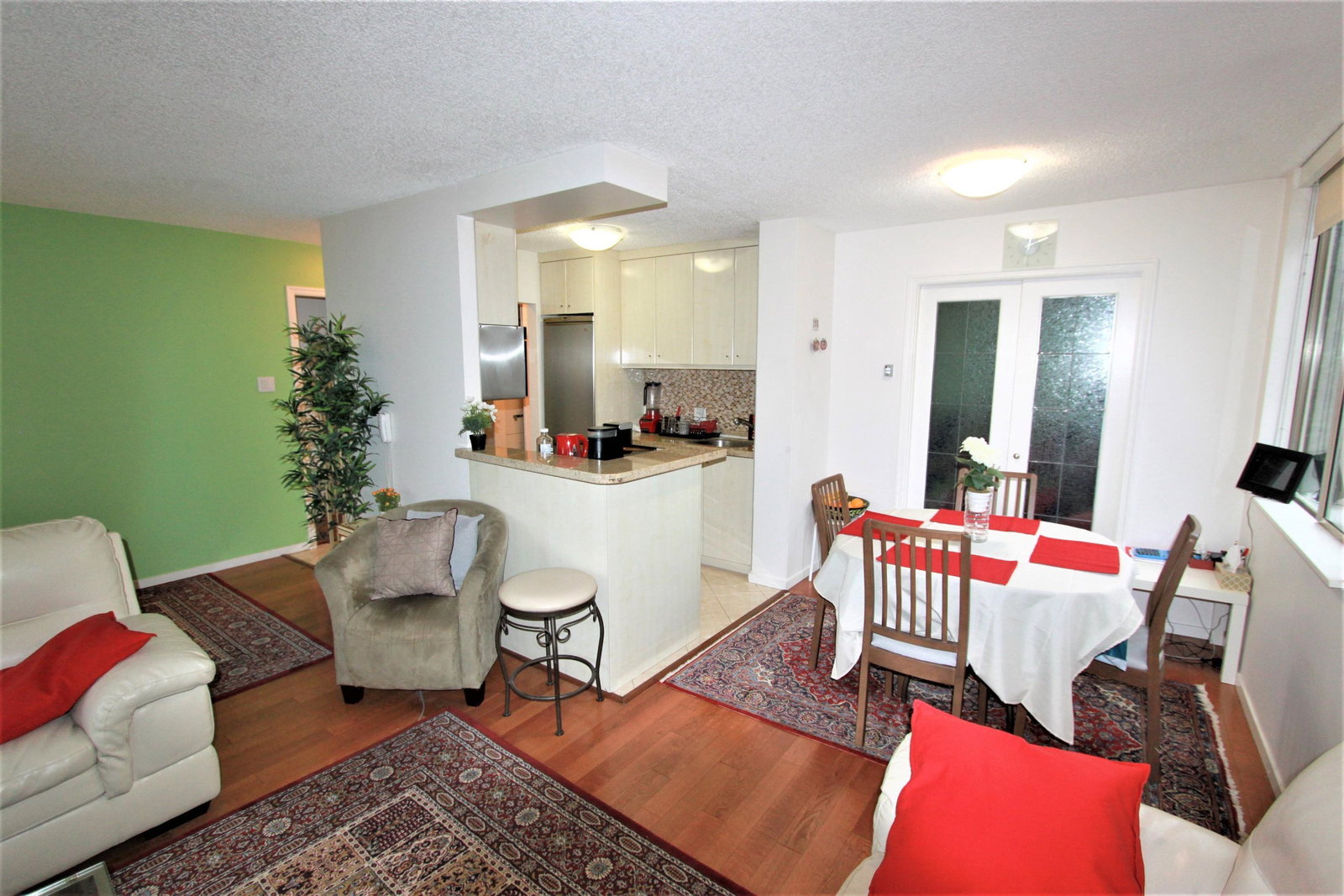 Listing Image 6