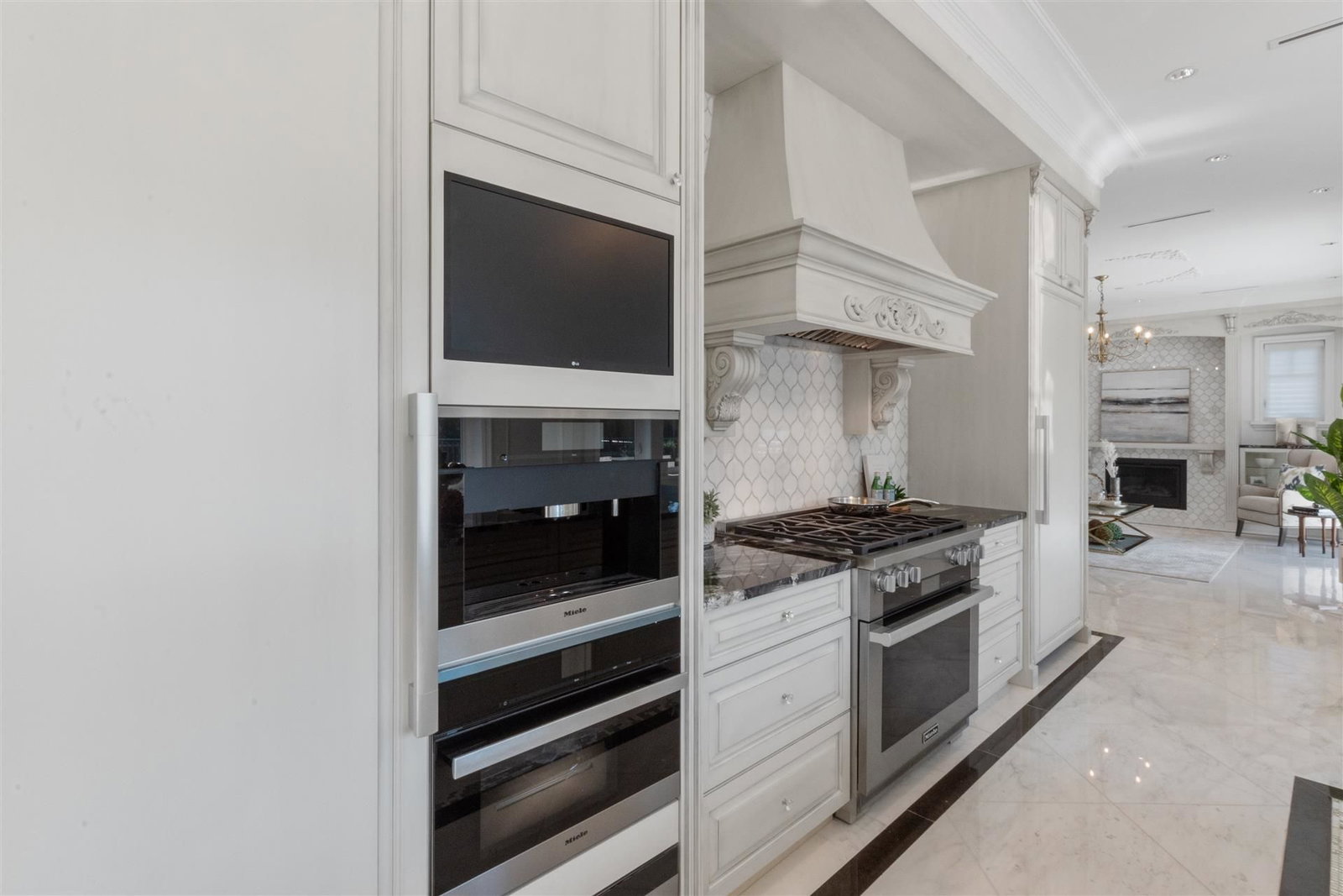 Listing Image 10