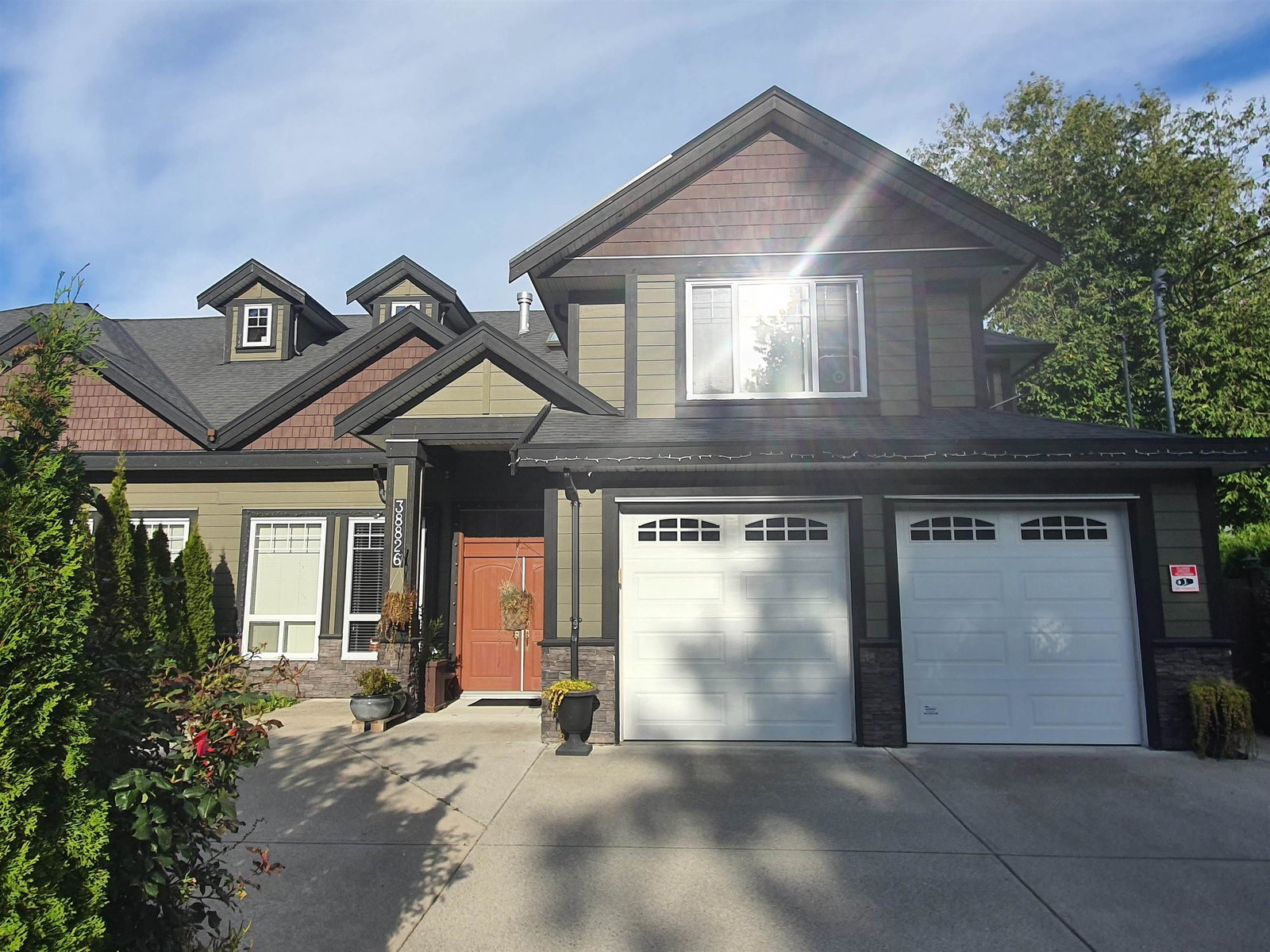 Listing Image 1