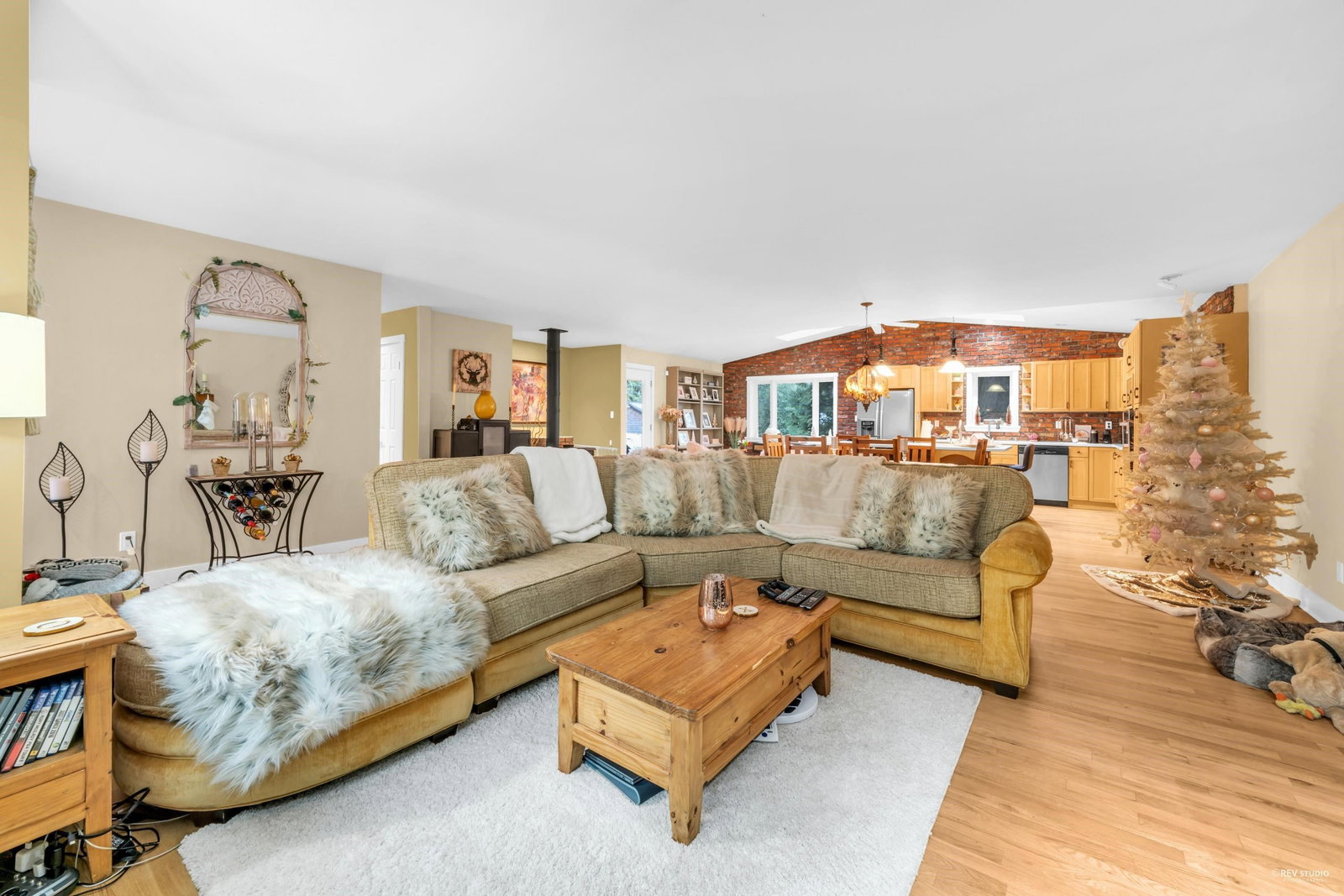 Listing Image 16