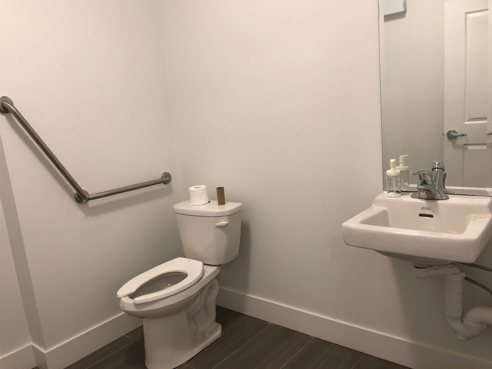 Listing Image 17