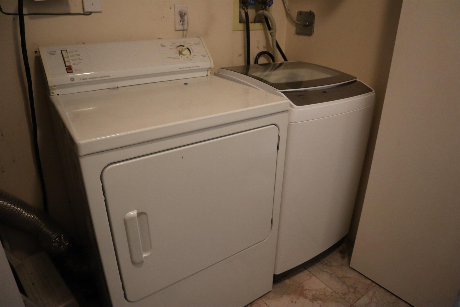 Listing Image 17