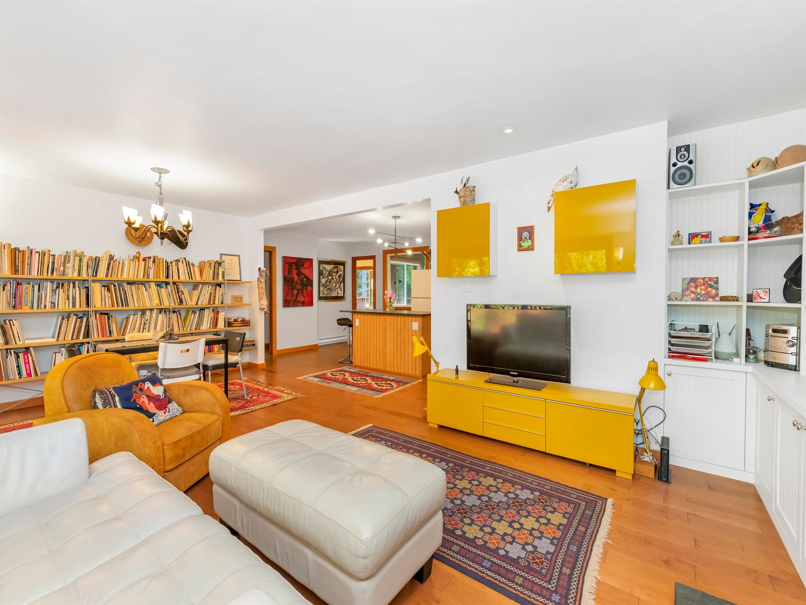 Listing Image 12