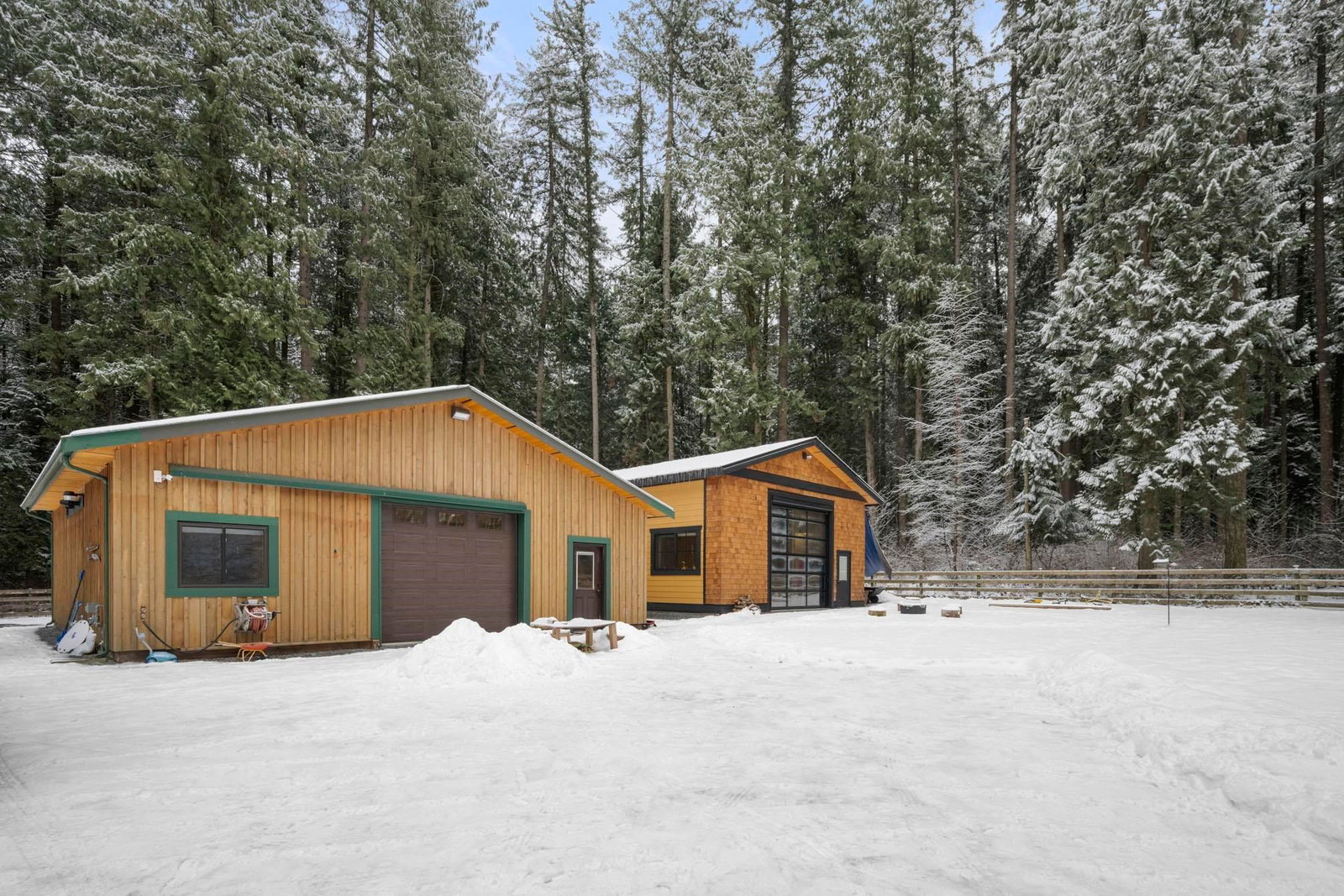 Listing Image 4