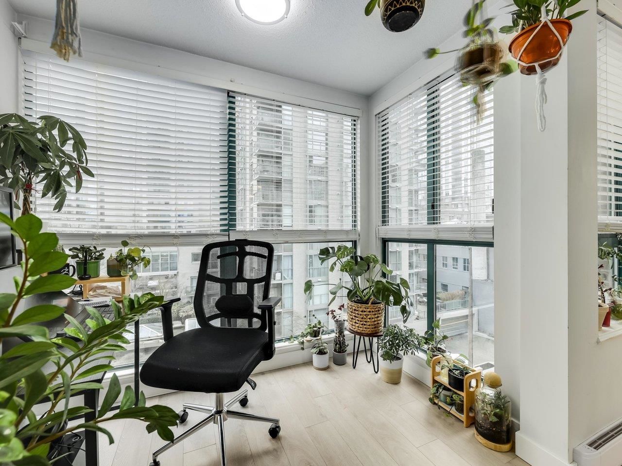 Listing Image 10