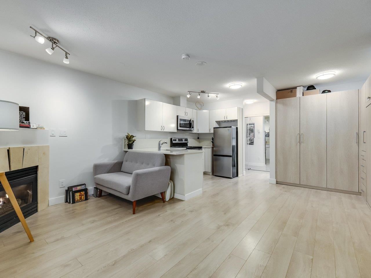 Listing Image 11