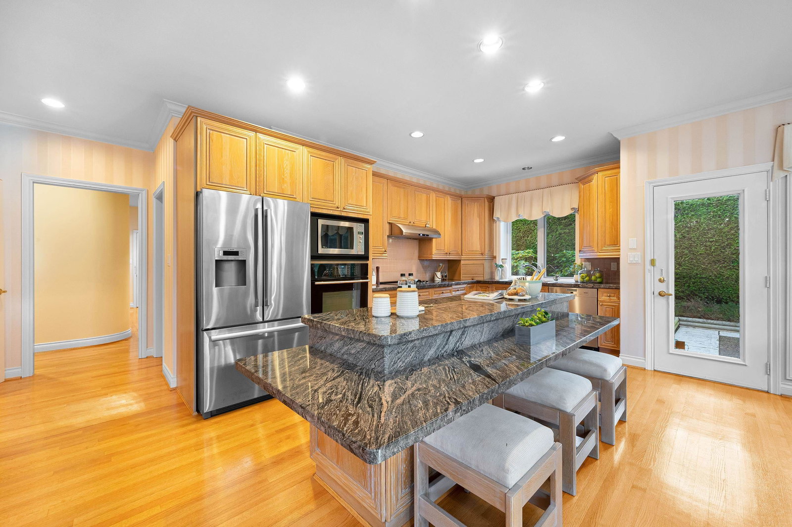 Listing Image 9