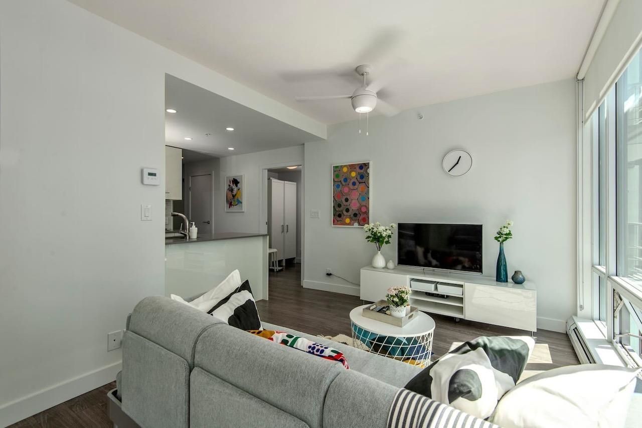 Listing Image 5