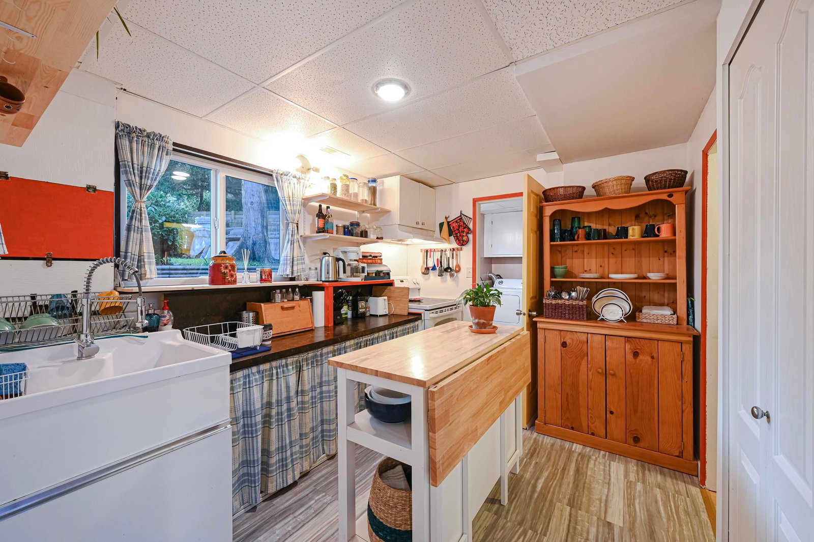 Listing Image 11