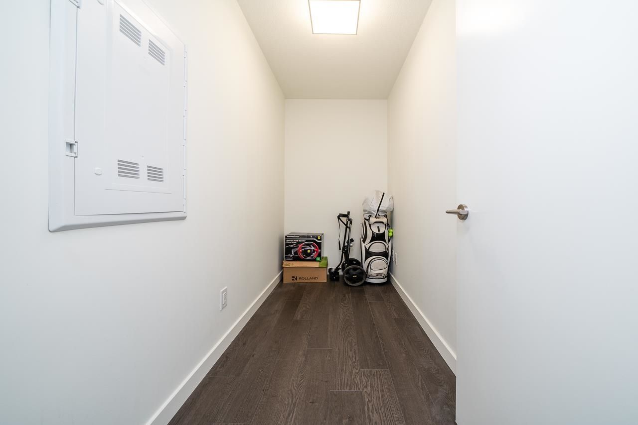 Listing Image 17