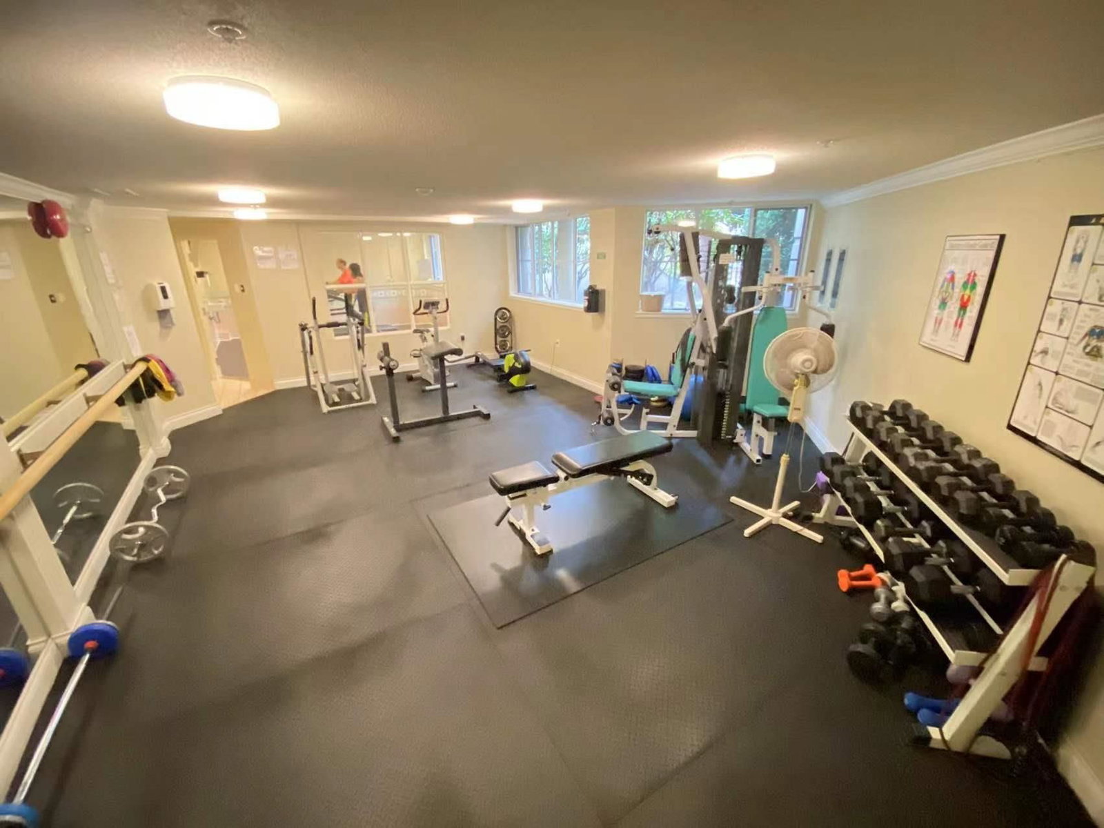 Listing Image 12